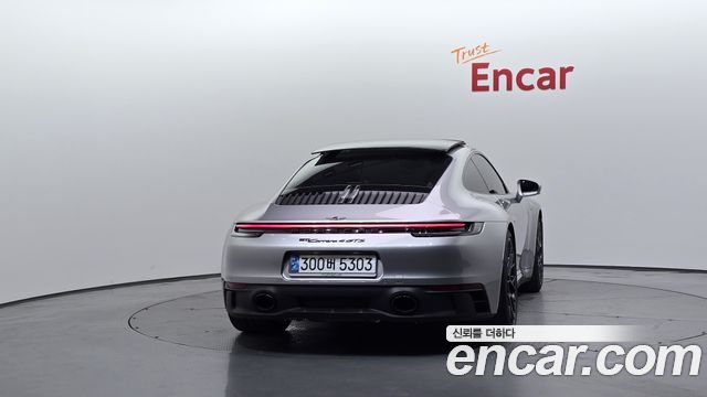 Porsche 911 Carrera 4 GTS - фото 3