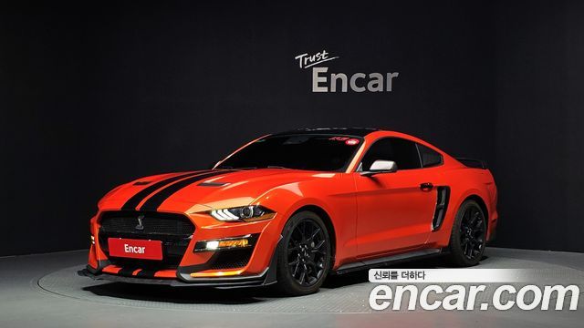 Ford Mustang Coupe - фото 0