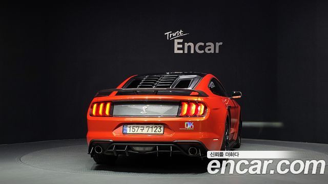 Ford Mustang Coupe - фото 3