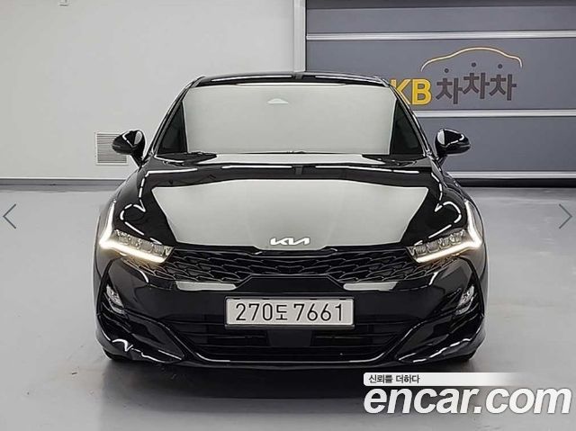 Kia K5 3-го поколения 2.0 Prestige - фото 1