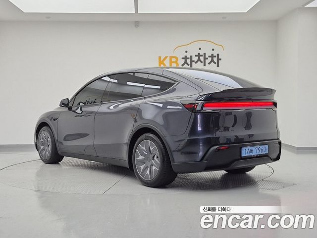 Tesla Model Y L Long Range AWD - фото 2