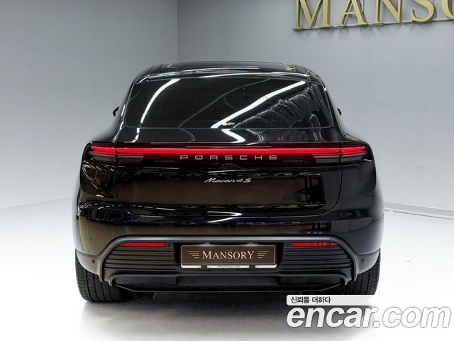 Porsche Macan EV 4S - фото 3
