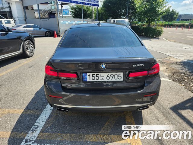 BMW 5 Series G30 530i Luxury - фото 3