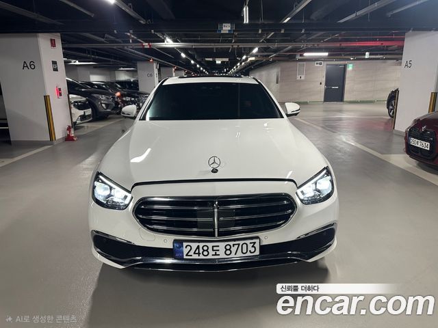 Mercedes-Benz E-Class W213 E350 4MATIC Exclusive - фото 0