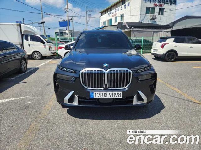 BMW X7 G07 xDrive 40i Design Pure Excellence 6-Seater - фото 0