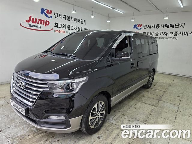 Hyundai Starex New Urban 9-Seater Exclusive - фото 0