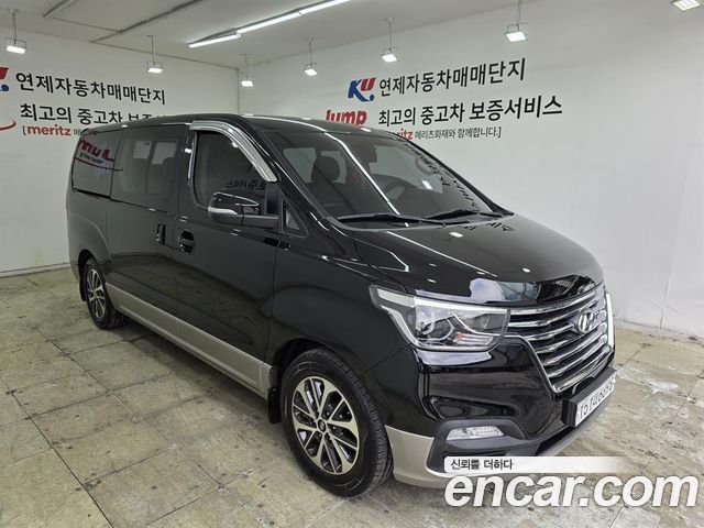 Hyundai Starex New Urban 9-Seater Exclusive - фото 2