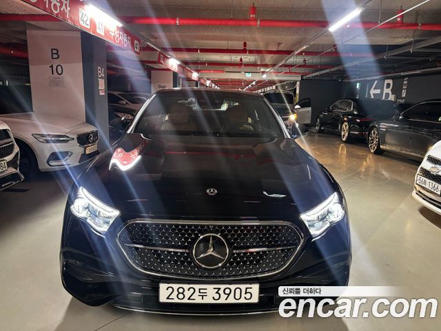 Mercedes-Benz E-Class W214 E300 4MATIC AMG Line - фото 0
