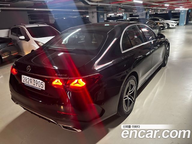 Mercedes-Benz E-Class W214 E300 4MATIC AMG Line - фото 3