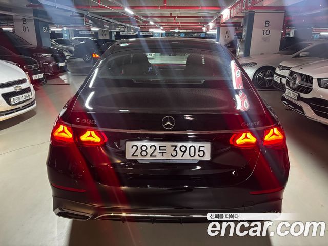 Mercedes-Benz E-Class W214 E300 4MATIC AMG Line - фото 4