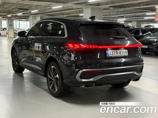 Audi Q5 40 TFSI Quattro S Line - фото 2