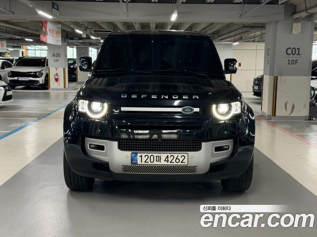 Land Rover Defender L663 110 D250 SE - фото 0
