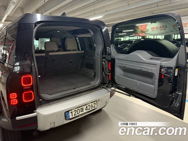 Land Rover Defender L663 110 D250 SE - фото 4