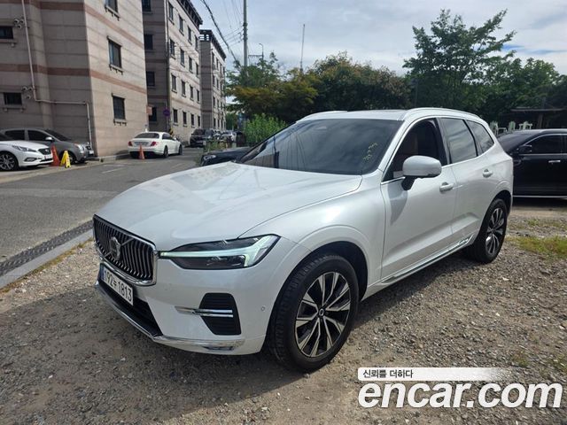 Volvo XC60 2-го поколения B5 Ultimate Bright - фото 0