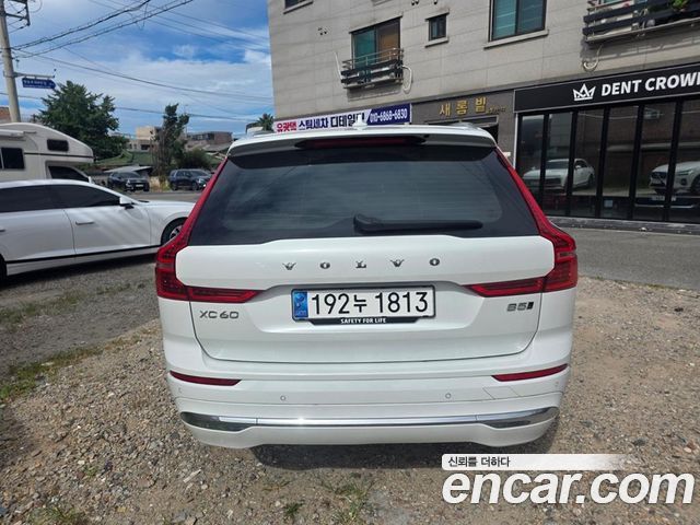 Volvo XC60 2-го поколения B5 Ultimate Bright - фото 3