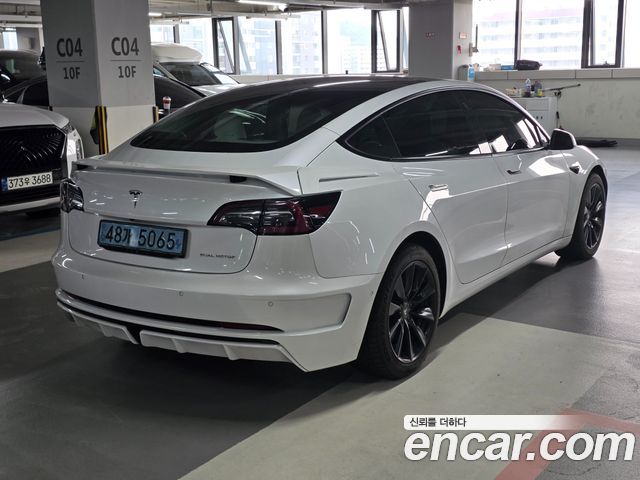 Tesla Model 3 Long Range AWD - фото 2