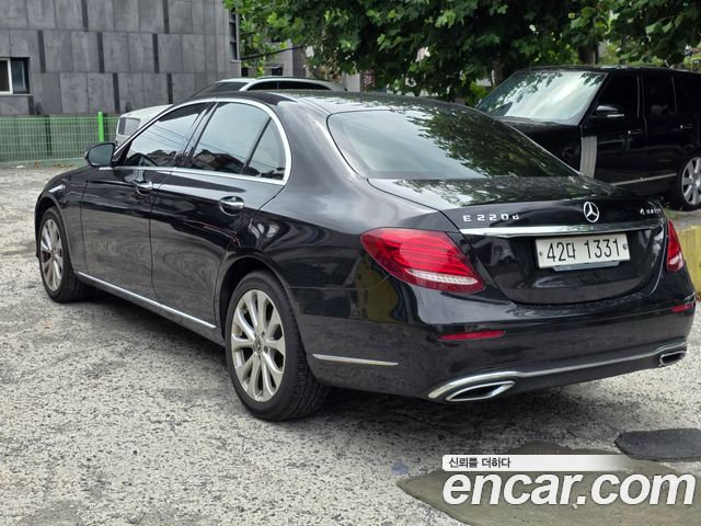 Mercedes-Benz E-Class W213 E220d 4MATIC Exclusive - фото 1