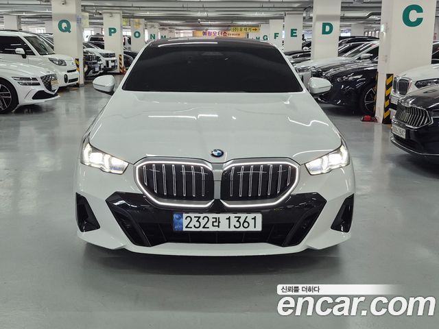 BMW 5 Series G60 520i M Sport - фото 1