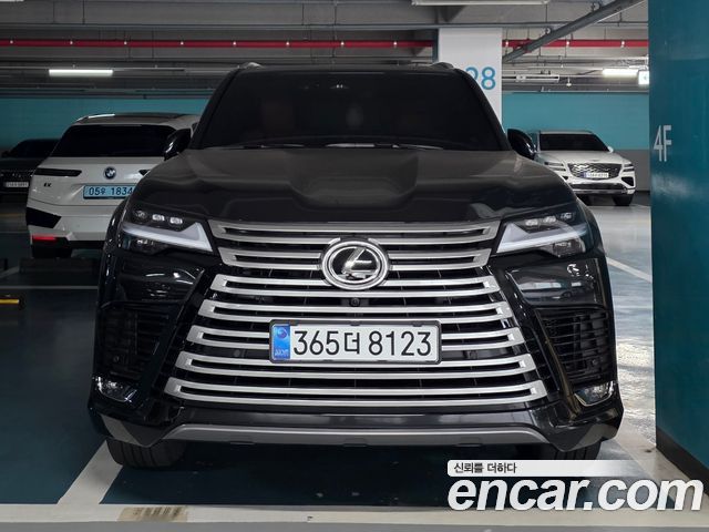 Lexus LX 4-го поколения 700h VIP - фото 0