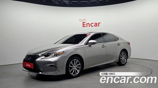 Lexus ES 300h Executive XV60 - фото 0