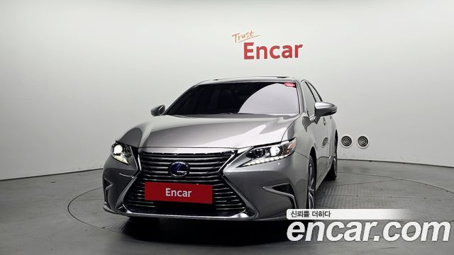 Lexus ES 300h Executive XV60 - фото 2