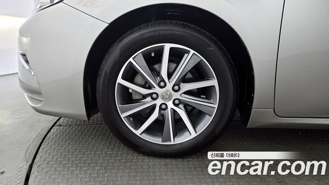 Lexus ES 300h Executive XV60 - фото 4