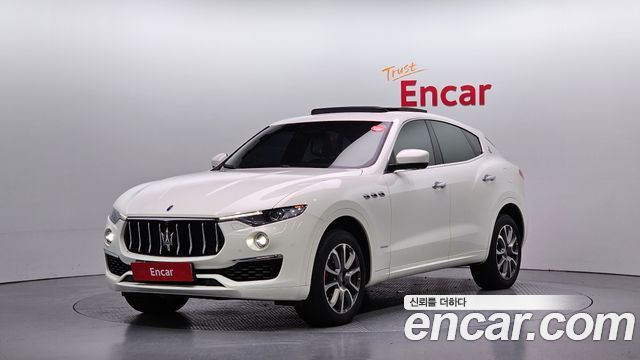 Maserati Levante 3.0 Diesel AWD GranLusso - фото 0
