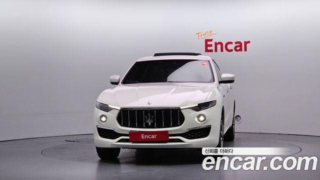 Maserati Levante 3.0 Diesel AWD GranLusso - фото 2