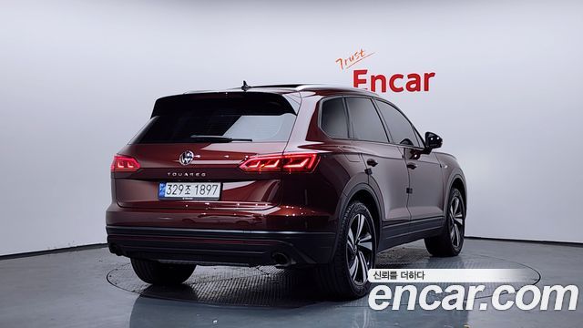 Volkswagen Touareg 3-го поколения 3.0 TDI Premium - фото 1