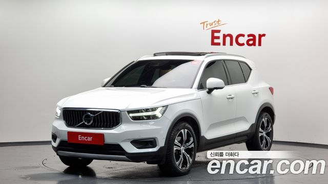 Volvo XC40 B4 Inscription - фото 0
