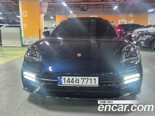 Porsche Panamera 2.9 AWD E-Hybrid Platinum Edition - фото 0