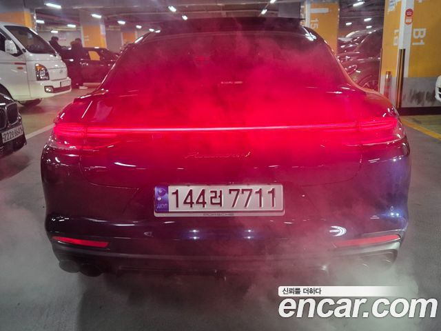 Porsche Panamera 2.9 AWD E-Hybrid Platinum Edition - фото 1