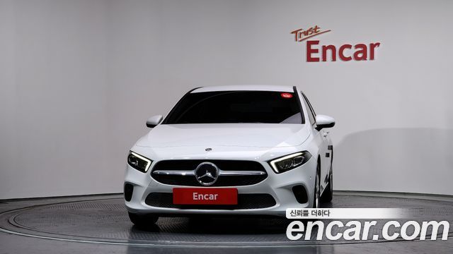 Mercedes-Benz A-Class W177 A220 Hatchback - фото 2