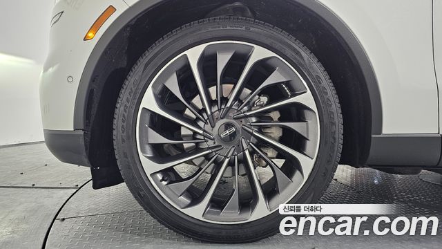 Lincoln Aviator 2-го поколения 3.0 Reserve AWD - фото 3