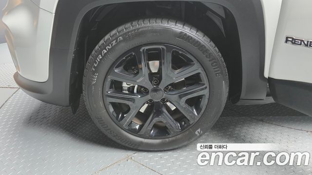 Jeep Renegade 1.3 Limited - фото 4