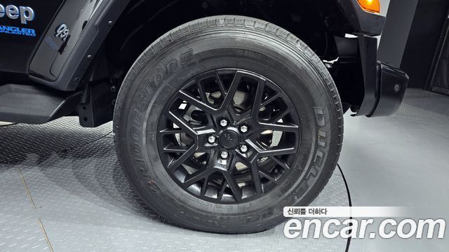 Jeep Wrangler JL 2.0 Overland Power Top 4Door 4xe - фото 4