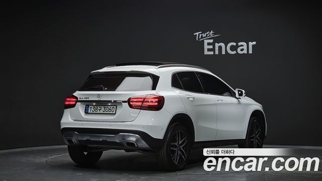 Mercedes-Benz GLA-Class X156 GLA220 - фото 1