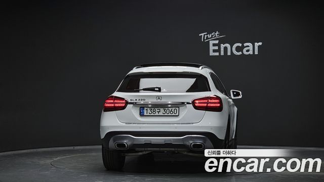 Mercedes-Benz GLA-Class X156 GLA220 - фото 3