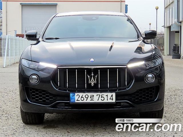 Maserati Levante 3.0 Diesel AWD GranLusso - фото 0