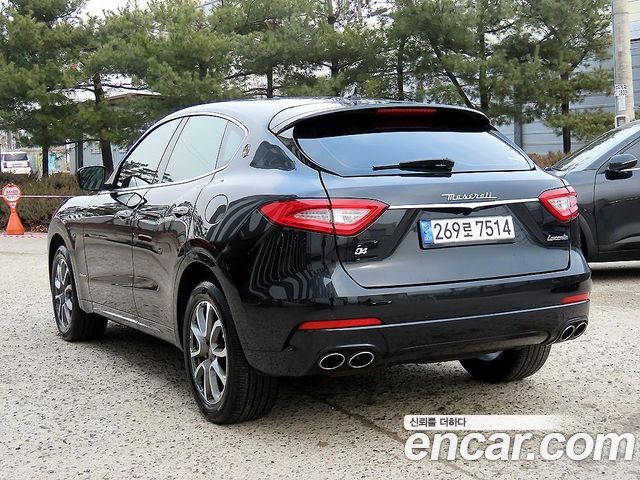 Maserati Levante 3.0 Diesel AWD GranLusso - фото 2