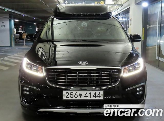 Kia Carnival New 9-Seater Hi-Limousine Noblesse Special - фото 1