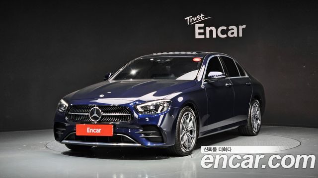 Mercedes-Benz E-Class W213 E220d 4MATIC AMG Line - фото 0