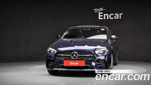 Mercedes-Benz E-Class W213 E220d 4MATIC AMG Line - фото 2
