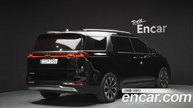Kia Carnival 4-го поколения 9-Seater Signature - фото 1