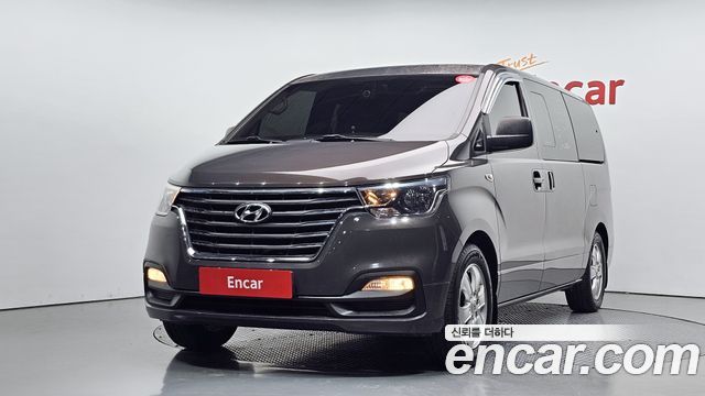 Hyundai Starex New Urban 9-Seater Premium - фото 0