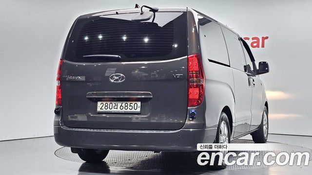 Hyundai Starex New Urban 9-Seater Premium - фото 1