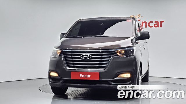 Hyundai Starex New Urban 9-Seater Premium - фото 2