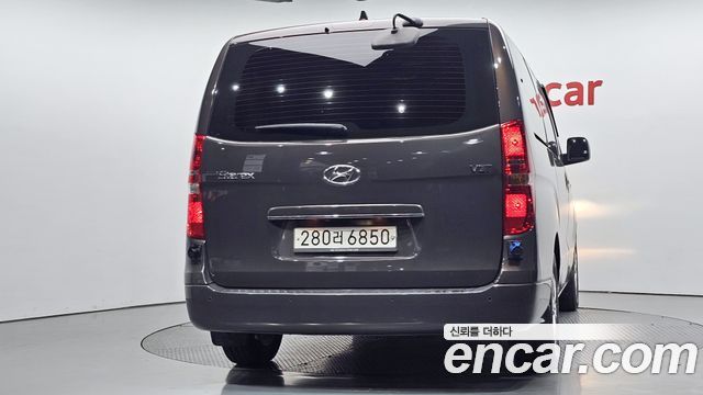 Hyundai Starex New Urban 9-Seater Premium - фото 3
