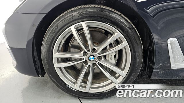 BMW 7 Series G11 740Li xDrive M Sport Package - фото 4