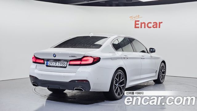 BMW 5 Series G30 530e M Sport - фото 1